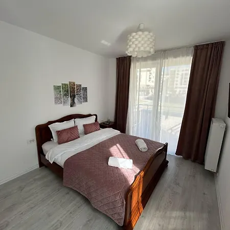 B-holiday Luxury Kasper Coresi Lägenhet *