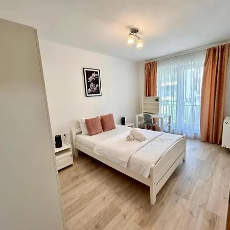 B-holiday Luxury Kasper Coresi Apartment *