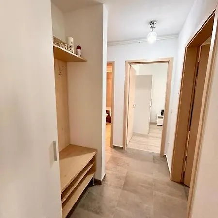 B-holiday Luxury Kasper Coresi Apartment