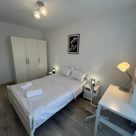 B-holiday Luxury Kasper Coresi Lägenhet Braşov