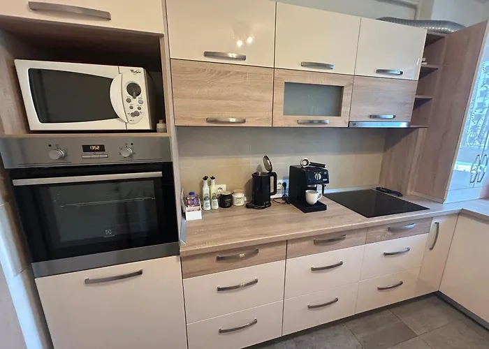 B-holiday Luxury Kasper Coresi Apartment